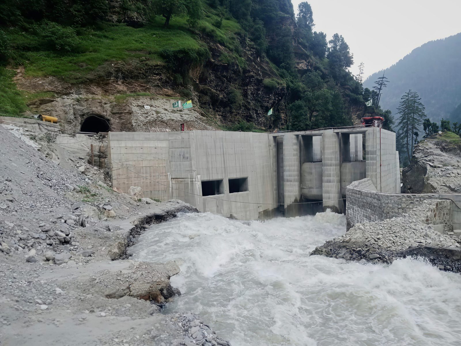 Jagran-II hydropower weir structure